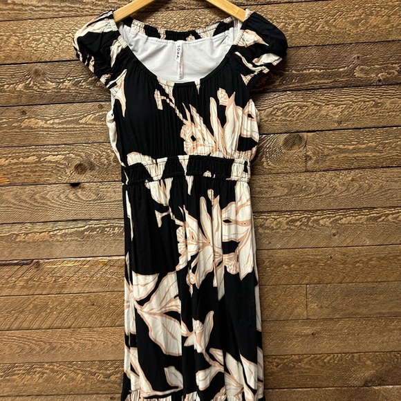 Sold - Picture 6 of 9